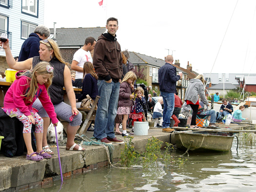 Wivenhoe Crabbing Competition