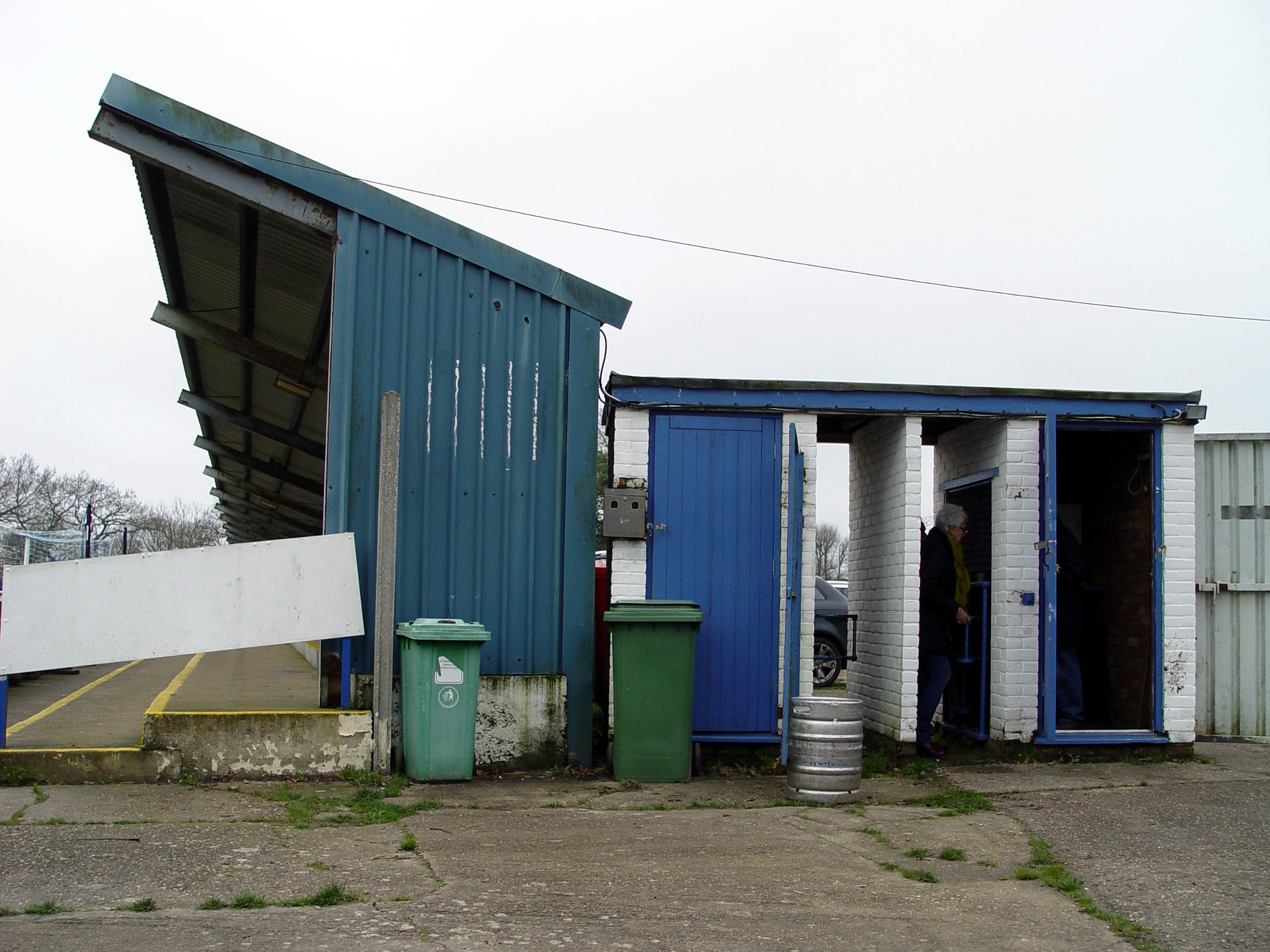 Wivenhoe Town 3 White Ensign 4